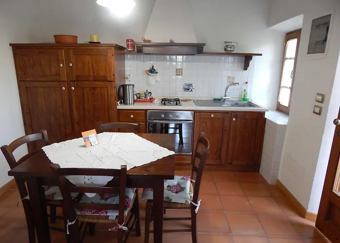 Kır Evi Fullino Nero Rta - Residenza Turistico Alberghiera Siena