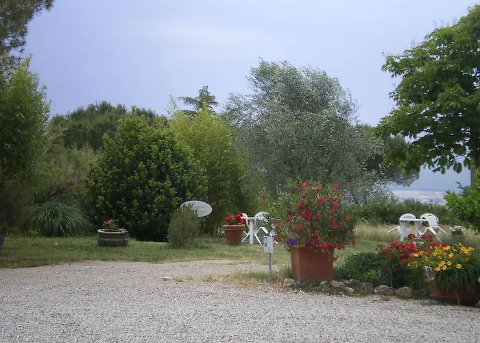 Fullino Nero Rta - Residenza Turistico Alberghiera * Siena