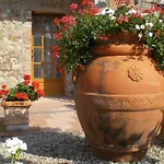 Fullino Nero Rta - Residenza Turistico Alberghiera Country house Siena