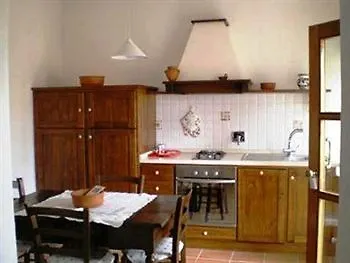 Fullino Nero Rta - Residenza Turistico Alberghiera Country house Siena
