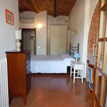 בית כפרי Fullino Nero Rta - Residenza Turistico Alberghiera סיינה