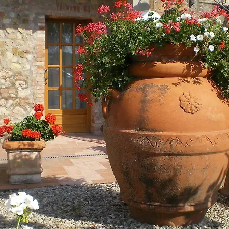 Fullino Nero Rta - Residenza Turistico Alberghiera Lantställe Siena