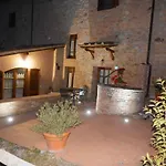 Fullino Nero Rta - Residenza Turistico Alberghiera Siena