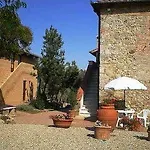 Fullino Nero Rta - Residenza Turistico Alberghiera * Siena